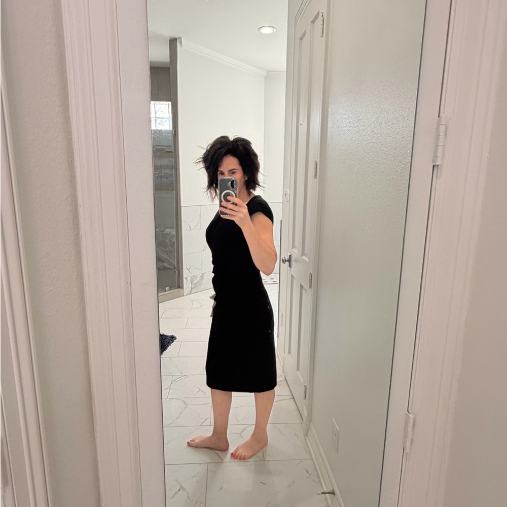 Karen Millen. NWT. Elegant Black Dress. US Size 6. - Picture 2 of 6